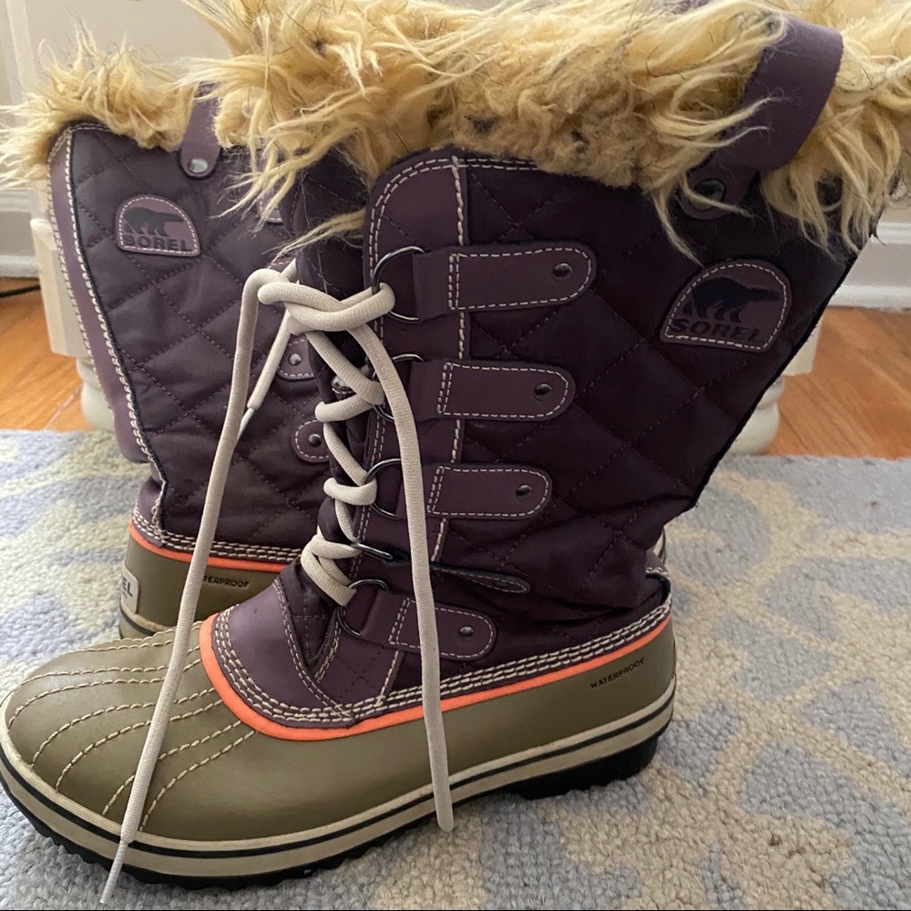 Sorel women’s purple snow boots